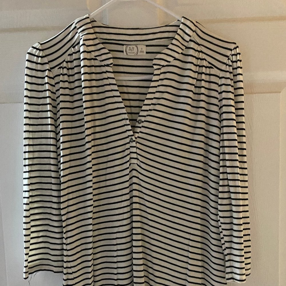 Maurices 3/4 Sleeve Top